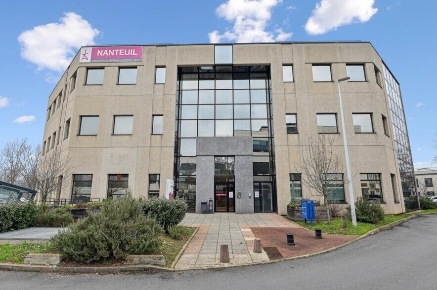 11-19 avenue de l'Ile Saint Martin, Nanterre à louer - Photo de l’immeuble – Image 1 sur 1