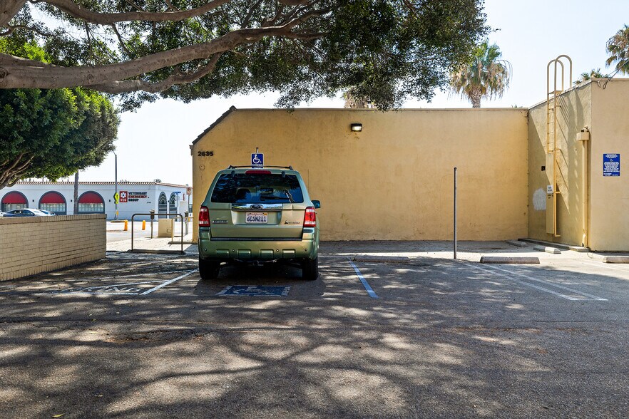 2635 Wilshire Blvd, Santa Monica, CA à louer - Photo de l’immeuble – Image 3 sur 12