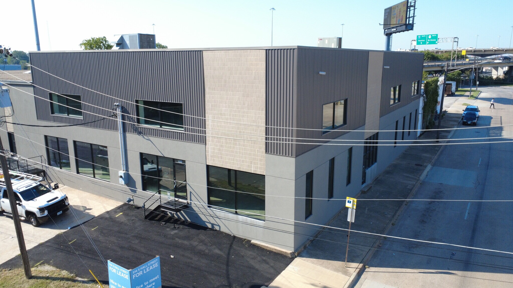 514 S Hall St, Dallas, TX à louer Photo de l’immeuble– Image 1 sur 8