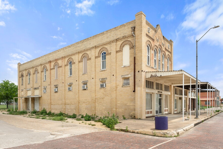 112 W Davilla St, Granger, TX à vendre - Photo de l’immeuble – Image 3 sur 14