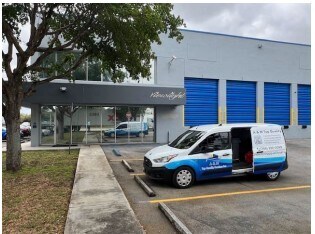 8380 NW 64th St, Miami, FL à louer - Photo de l’immeuble – Image 2 sur 3