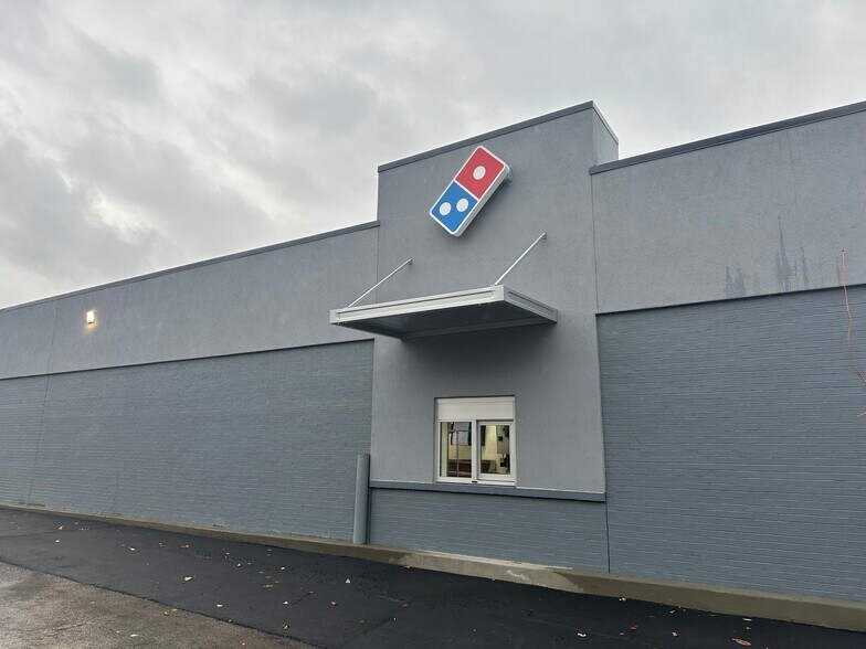 300 W Main St, Lebanon, KY à louer - Photo de l’immeuble – Image 2 sur 6