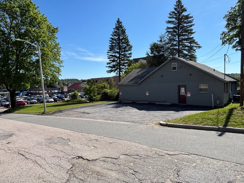 447 Grove St, Worcester, MA à vendre - Photo de l’immeuble – Image 2 sur 3
