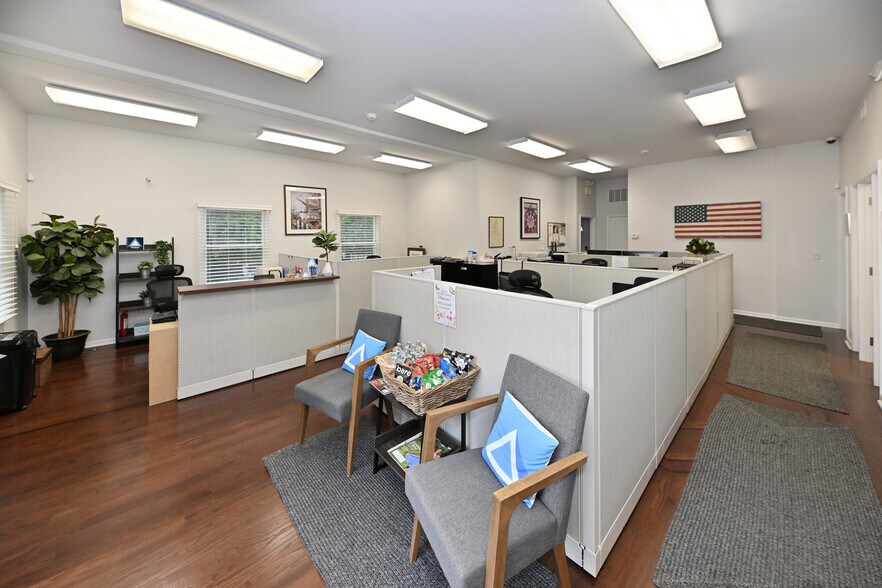 253 Madison Ave, Wyckoff, NJ à vendre - Photo de l’immeuble – Image 3 sur 37