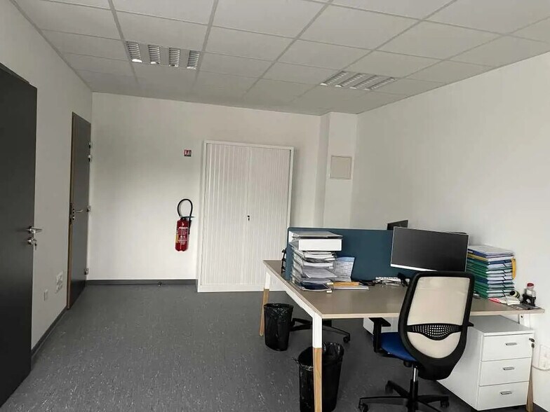 Bureau dans Beauvais à louer - Photo de l’immeuble – Image 3 sur 7