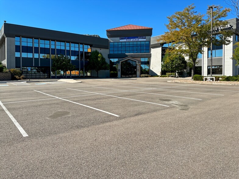 400 W 48th Ave, Denver, CO à louer - Photo intérieure – Image 3 sur 15