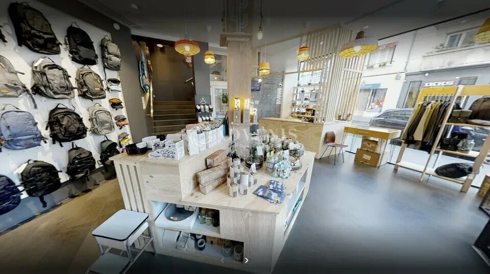 Local commercial dans Orléans à louer - Photo de l’immeuble – Image 3 sur 11