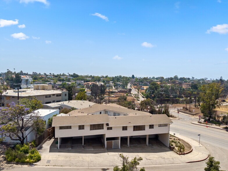 16185 W Sunset Blvd, Pacific Palisades, CA à vendre - Photo de l’immeuble – Image 3 sur 9