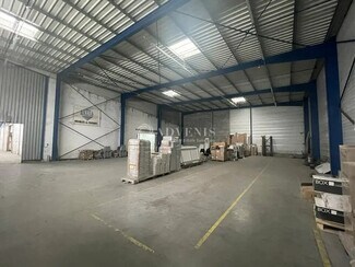 Plus de détails pour Local d'activités à louer