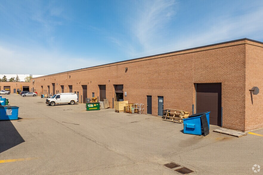 21 Kenview Blvd, Brampton, ON à vendre - Photo de l’immeuble – Image 2 sur 2