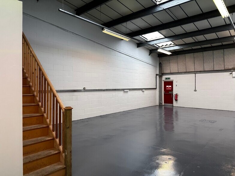 Mundells Ct, Welwyn Garden City à louer - Photo de l’immeuble – Image 2 sur 3