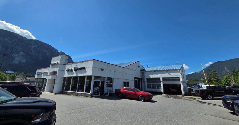1180 Hunter Pl, Squamish, BC à vendre - Photo de l’immeuble – Image 2 sur 6