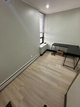 144 Grove Ave, Cedarhurst, NY à louer Photo intérieure– Image 2 sur 2