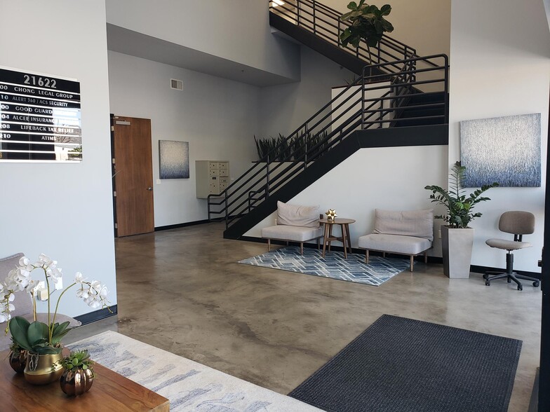 21540-21622 Plummer St, Chatsworth, CA à louer - Photo de l’immeuble – Image 2 sur 6