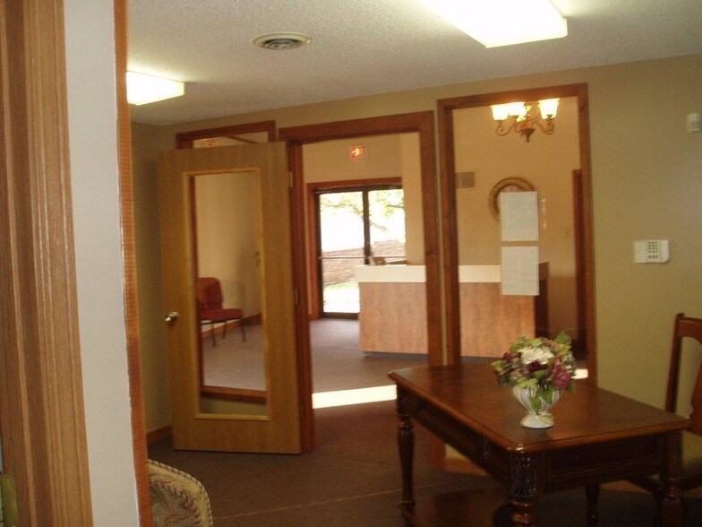140 North Point Prairie Rd, Wentzville, MO à vendre - Hall d’entrée – Image 2 sur 3