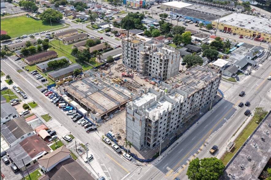 1200 W 25th Pl, Hialeah, FL à vendre - Photo de l’immeuble – Image 3 sur 7
