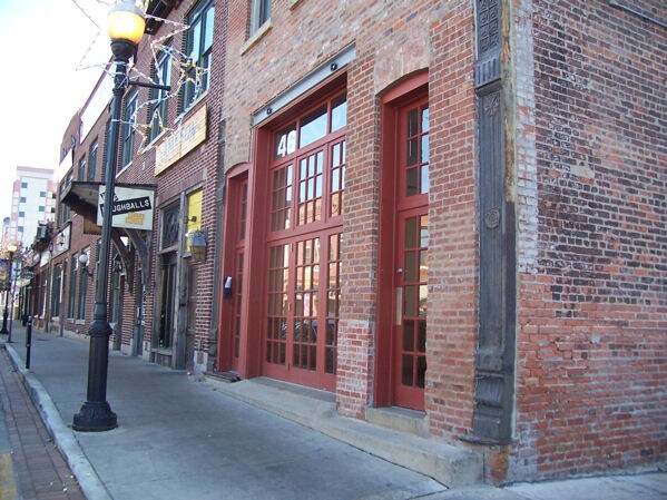 46 W New York St, Aurora, IL à vendre - Photo de l’immeuble – Image 2 sur 5