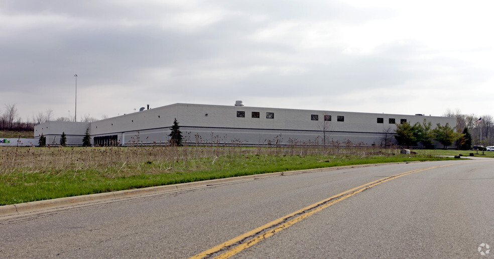 675 Mondial Pky, Streetsboro, OH à louer - Photo de l’immeuble – Image 3 sur 22