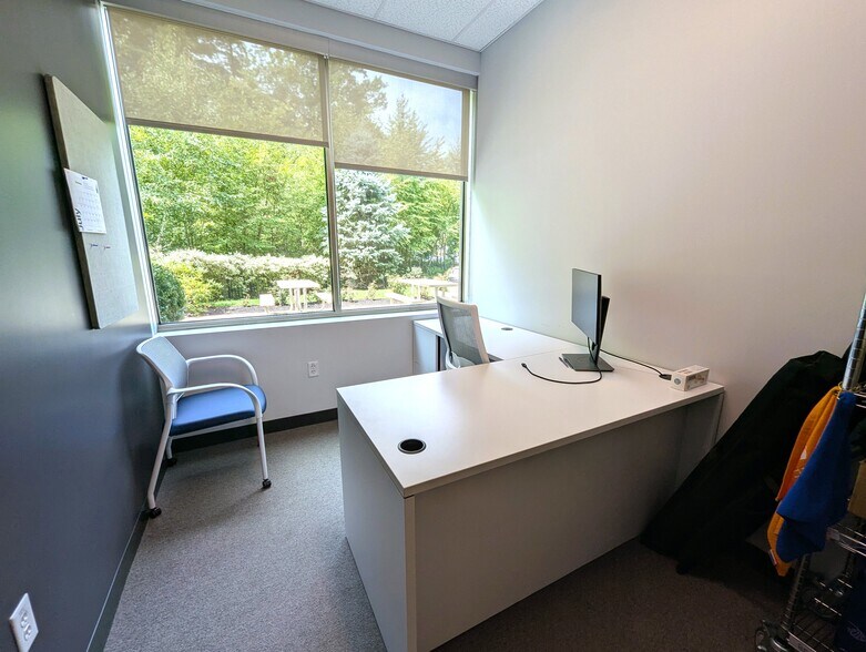 4 Lan Dr, Westford, MA à louer - Photo de l’immeuble – Image 3 sur 11