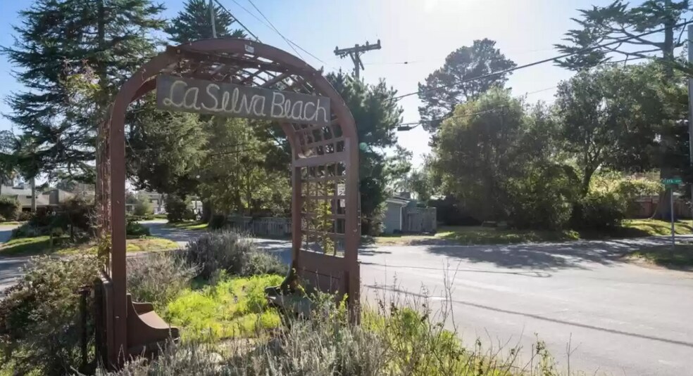 304 Playa Blvd, La Selva Beach, CA à louer - Photo de l’immeuble – Image 2 sur 22