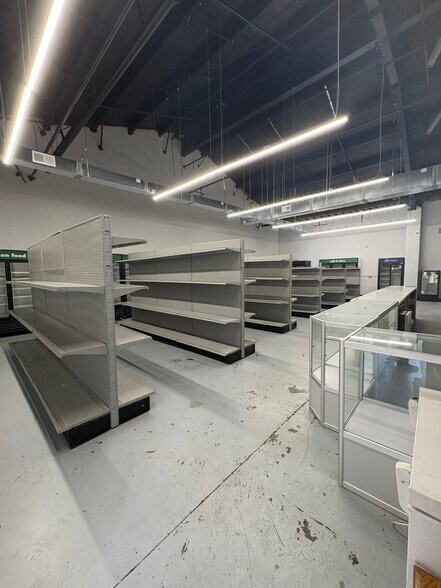 4405 Chambers Rd, Denver, CO à louer - Photo de l’immeuble – Image 3 sur 10