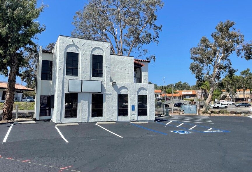 9549 Kenwood Dr, Spring Valley, CA à vendre - Photo de l’immeuble – Image 3 sur 13