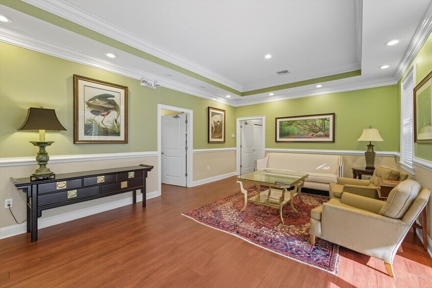 2565 Barrington Cir, Tallahassee, FL à vendre - Photo de l’immeuble – Image 3 sur 34
