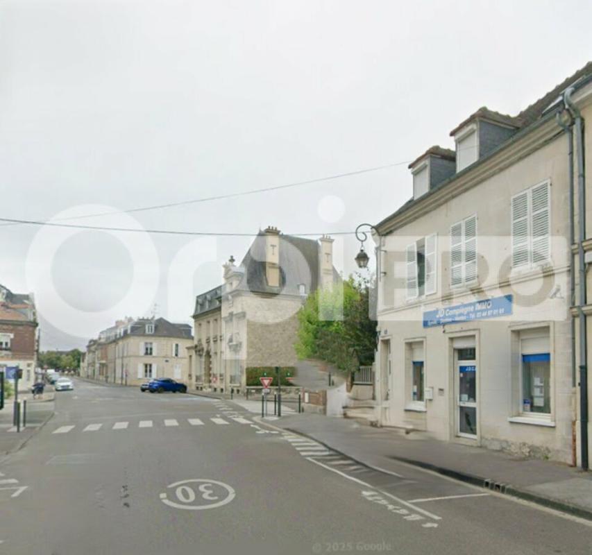 Bureau dans Compiègne à louer Photo de l’immeuble– Image 1 sur 7