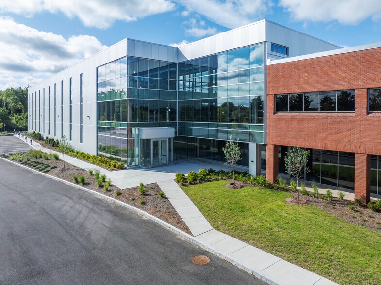 30 Dan Rd, Canton, MA à louer - Photo de l’immeuble – Image 2 sur 15