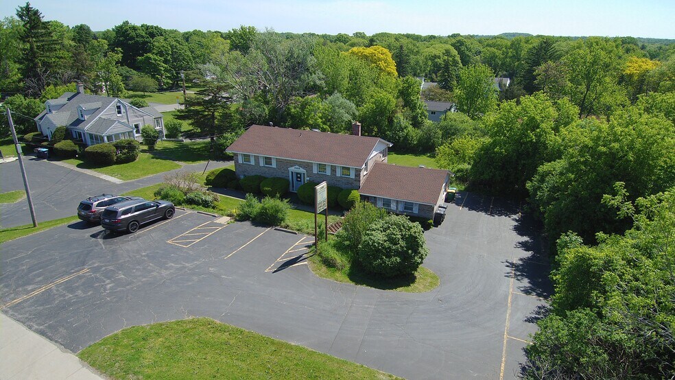 2468 E Henrietta Rd, Rochester, NY à vendre - Photo de l’immeuble – Image 1 sur 6