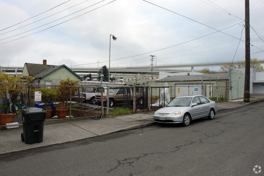 2631 N Albina Ave, Portland, OR à vendre - Photo principale – Image 1 sur 3