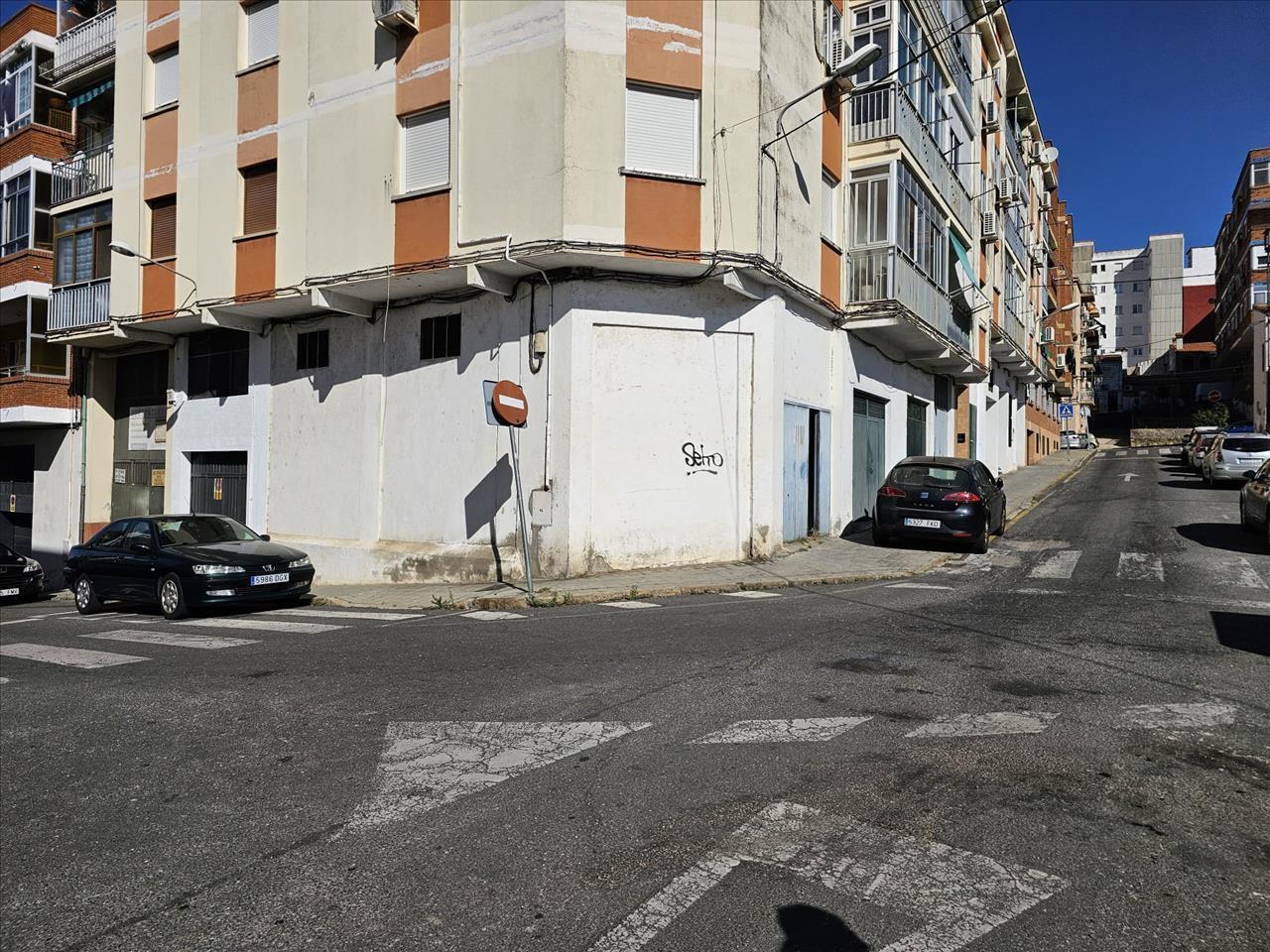 Calle Alonso Hipólito, Plasencia, Cáceres à vendre Photo de l’immeuble– Image 1 sur 4