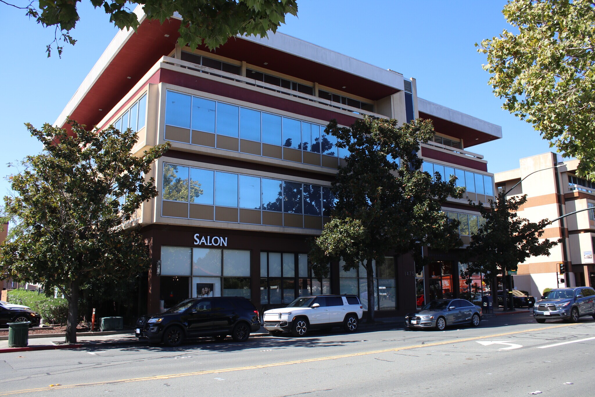 1475 N Broadway, Walnut Creek, CA à louer Photo principale– Image 1 sur 10