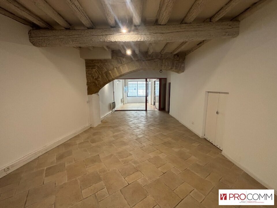 Local commercial dans Nimes à louer Photo intérieure– Image 1 sur 7