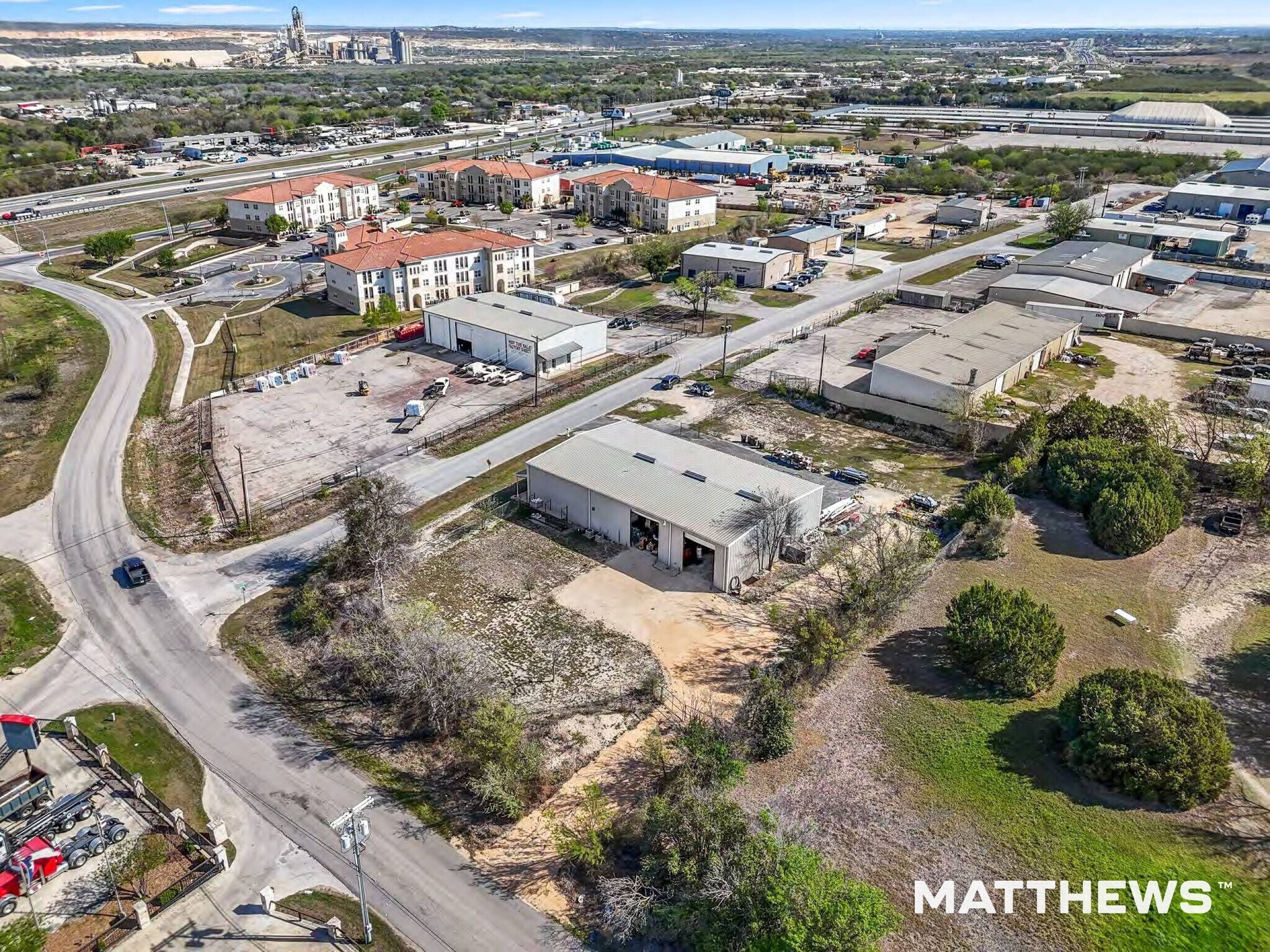 5737 Safari Dr, New Braunfels, TX à vendre Photo de l’immeuble– Image 1 sur 6