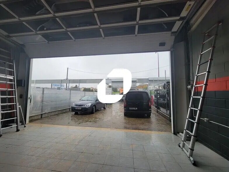 Local d’activités dans Linas à louer - Photo de l’immeuble – Image 1 sur 1