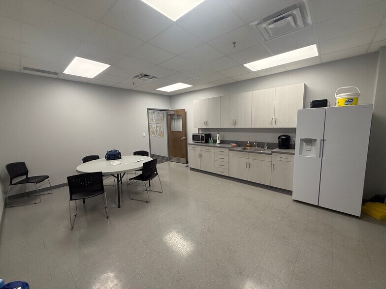 5435 Dylan Dr, South Bend, IN à louer - Photo de l’immeuble – Image 2 sur 10