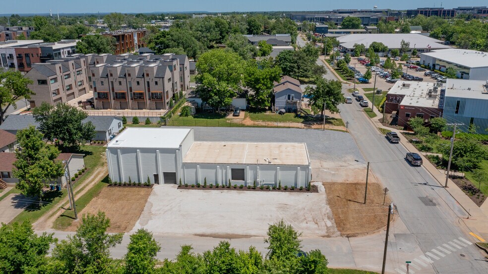 701 5th St SE, Bentonville, AR à vendre - Photo de l’immeuble – Image 2 sur 5