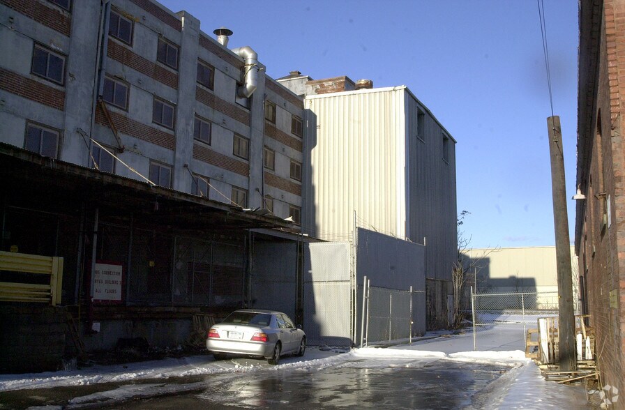 2-20 Brighton Ave, Passaic, NJ à louer - Photo de l’immeuble – Image 3 sur 38