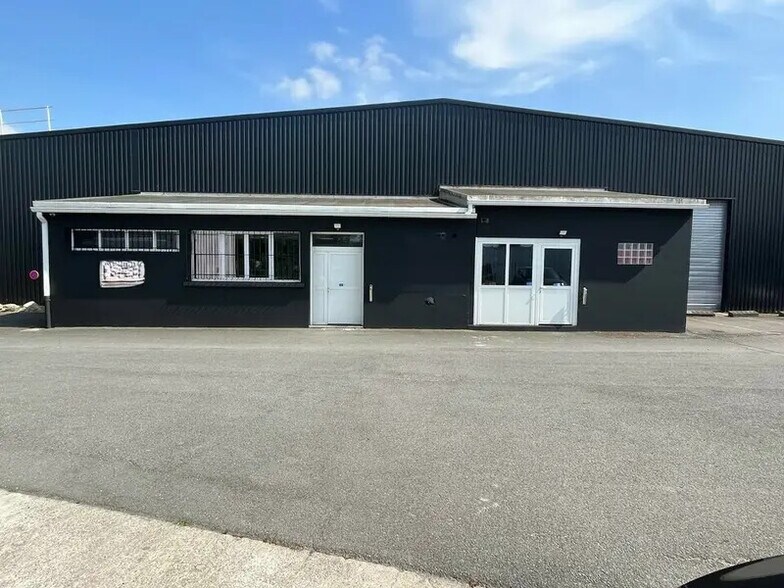 Local commercial dans Pessac à louer - Photo de l’immeuble – Image 1 sur 4