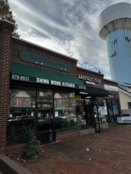 182 Maple Ave, Rockville Centre, NY à vendre - Photo de l’immeuble – Image 1 sur 5