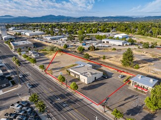 Plus de détails pour 211 Front St, Central Point, OR - Local commercial à vendre