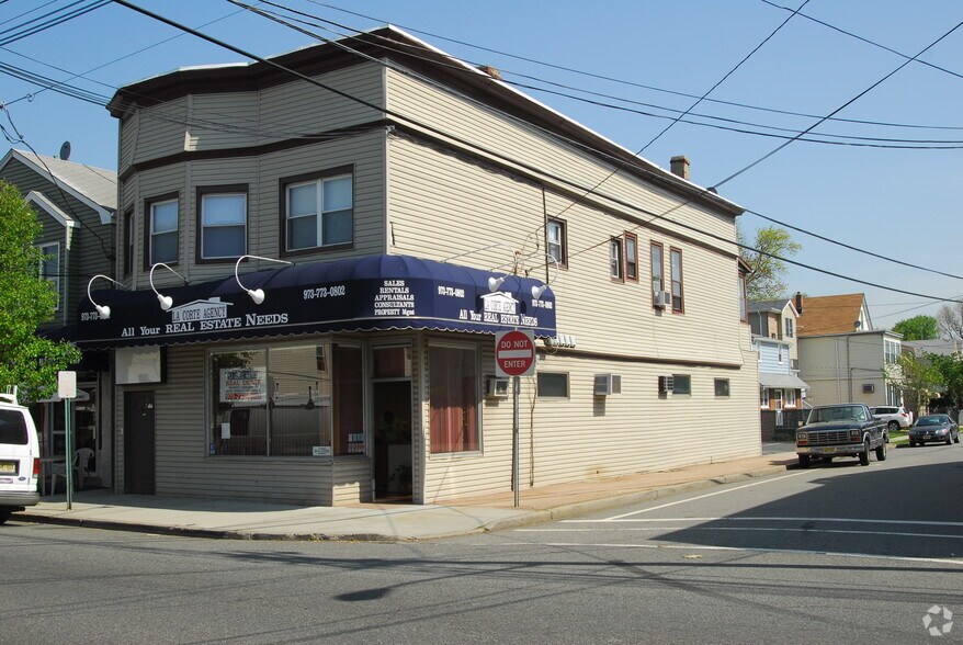 604 Van Houten Ave, Clifton, NJ à vendre - Photo de l’immeuble – Image 2 sur 8