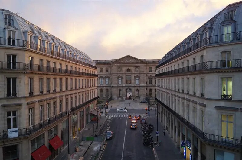 Local commercial dans Paris à louer - Photo de l’immeuble – Image 2 sur 2