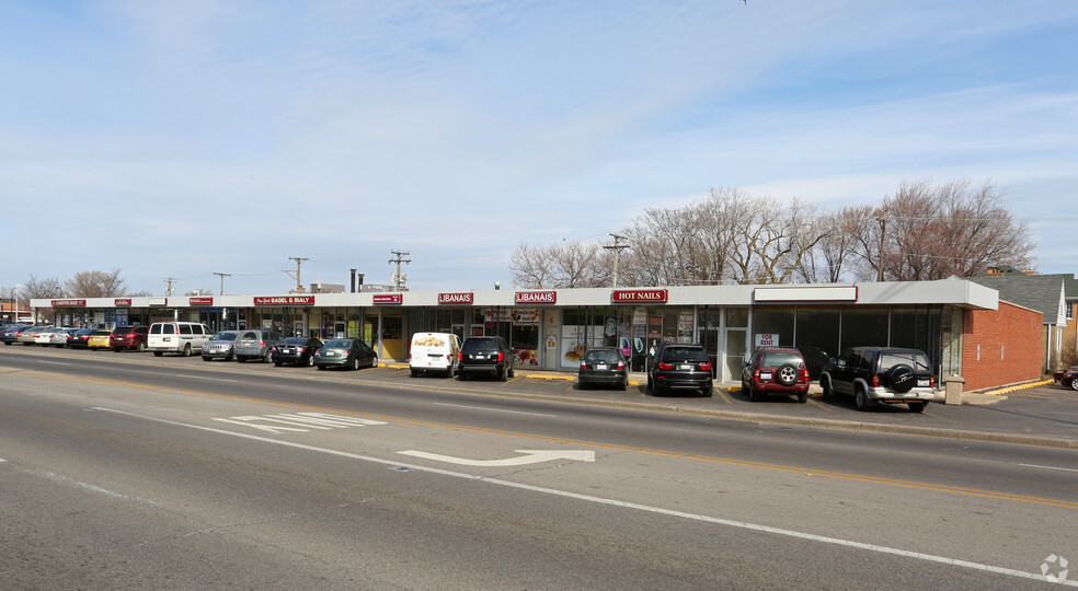 4704-4722 W Touhy Ave, Lincolnwood, IL à louer - Photo de l’immeuble – Image 3 sur 12
