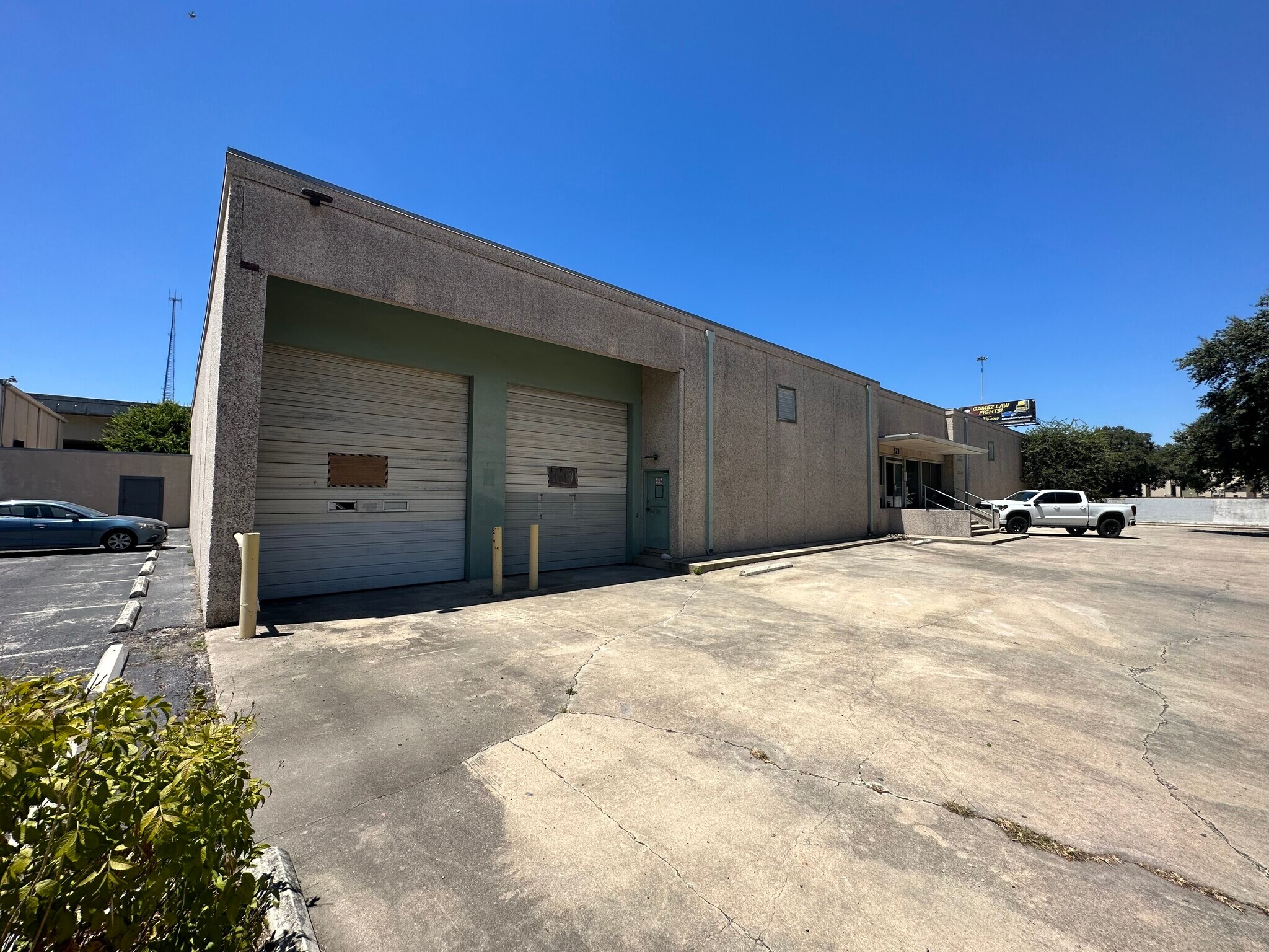 523 Urban Loop, San Antonio, TX à louer Photo de l’immeuble– Image 1 sur 5