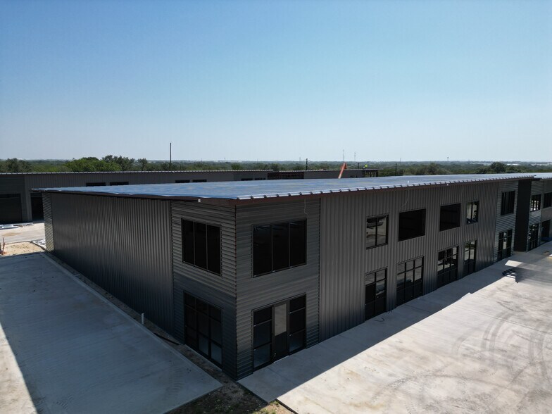 7000 Airport Rd, Georgetown, TX à vendre - Photo de l’immeuble – Image 3 sur 10