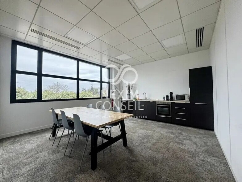 Bureau dans Gennevilliers à louer - Photo intérieure – Image 2 sur 6