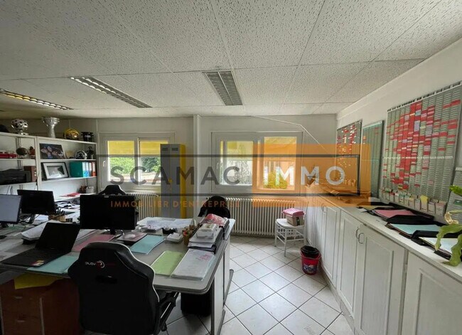 Plus de détails pour 66 Rue Bertaux, 77610 Fontenay-Trésigny, Fontenay-Trésigny - Industriel/Logistique à vendre