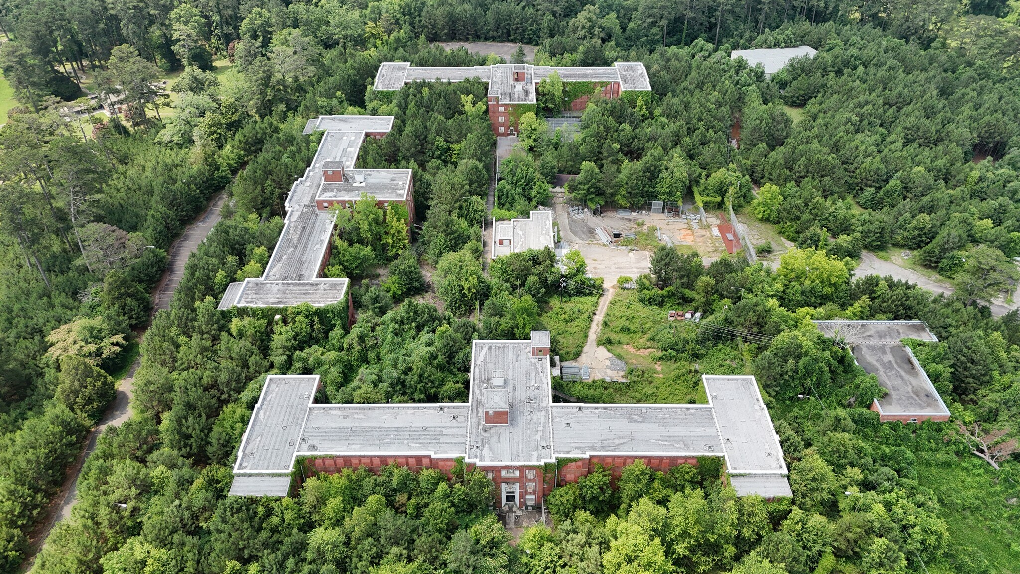 Renaissance Park Prisons portefeuille de 2 biens à vendre sur LoopNet.fr Photo principale– Image 1 sur 15